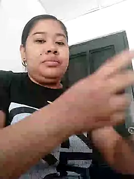 Sarahy- online show from December 15, 2025, 1:06 pm