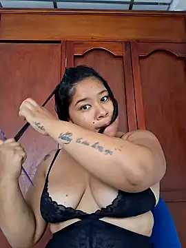 Snapshot of Sarahy- chatting on February 23, 2026, 2:17 pm Sarahy- online show from February 23, 2026, 2:17 pm