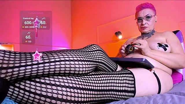 MATURE HARDCORE online show from November 21, 2025, 3:05 am