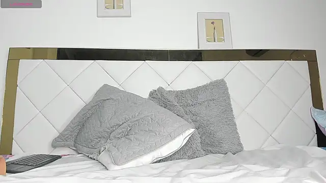 Adam Grey  online show from December 18, 2025, 11:58 am