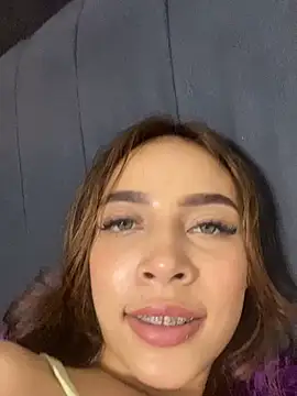 Evelin888 online show from April 3, 2026, 5:03 am