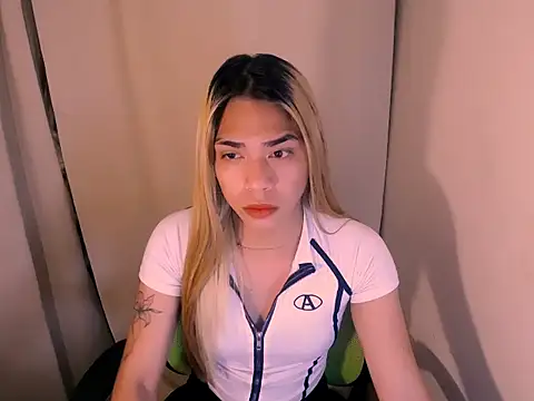 velvetviper06 online show from April 7, 2026, 3:30 am