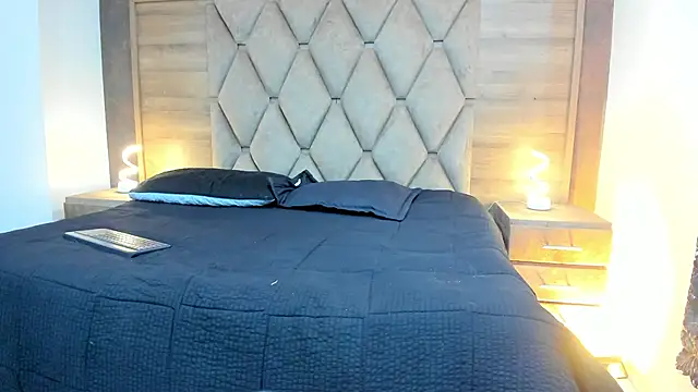 lilithDraven  online show from March 23, 2026, 4:01 am