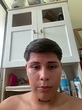 Snapshot of luisDi07 chatting on November 10, 2025, 7:41 pm luisDi07 online show from November 10, 2025, 7:41 pm