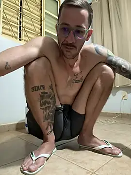 Snapshot of Lucasjandre chatting on April 14, 2026, 6:29 am Lucasjandre online show from April 14, 2026, 6:29 am