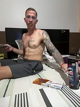 Snapshot of Lucasjandre chatting on February 11, 2026, 8:31 pm Lucasjandre online show from February 11, 2026, 8:31 pm