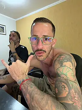 Lucasjandre online show from May 5, 2026, 12:24 am
