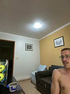 Lucasjandre online show from May 23, 2026, 1:04 am