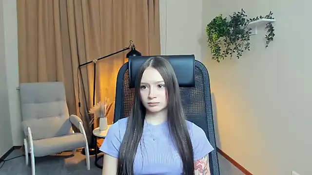 ElkeMumby online show from November 13, 2025, 3:05 pm