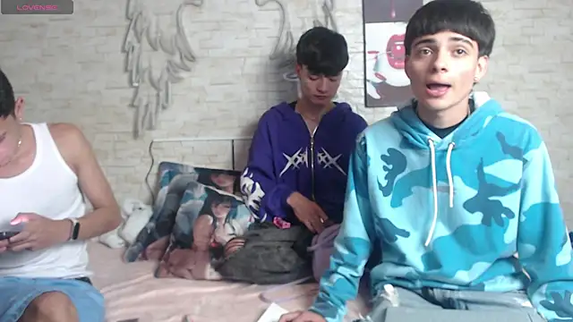 axel milo kairo and noa online show from December 16, 2025, 7:18 pm