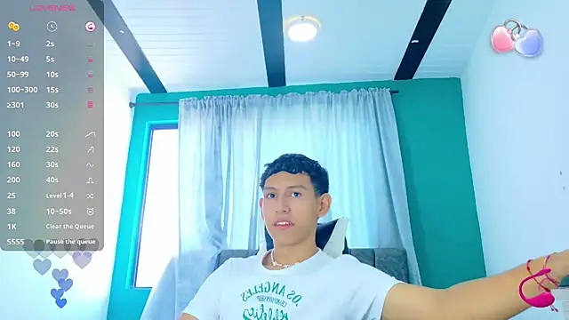 FelipeGonzalezz online show from November 21, 2025, 12:48 pm