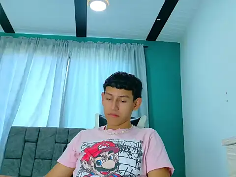 FelipeGonzalezz online show from December 1, 2025, 12:28 pm