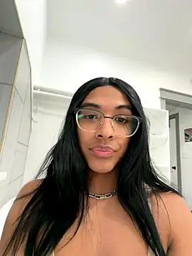 Ashleythelatina online show from December 1, 2025, 6:09 pm