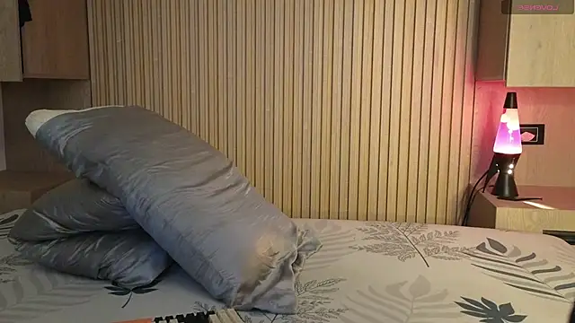 Snapshot of Danmaxwell_ chatting on February 22, 2026, 2:19 pm Danmaxwell online show from February 22, 2026, 2:19 pm