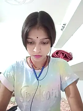 Mohnicute online show from May 4, 2026, 6:22 pm