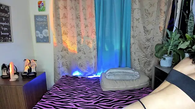Snapshot of Angel_White25 chatting on May 14, 2026, 10:51 pm Angel White25 online show from May 14, 2026, 10:51 pm