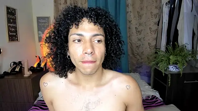 Angel White25 online show from April 10, 2026, 1:01 am