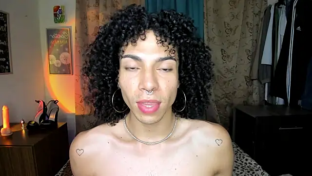 Snapshot of Angel_White25 chatting on May 28, 2026, 10:48 pm Angel White25 online show from May 28, 2026, 10:48 pm