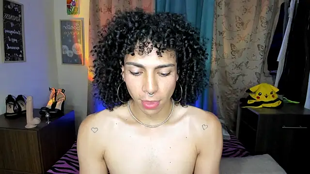 Snapshot of Angel_White25 chatting on May 13, 2026, 12:17 am Angel White25 online show from May 13, 2026, 12:17 am