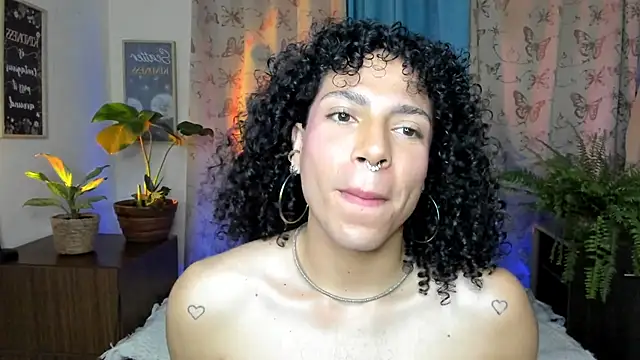 Angel White25 online show from February 1, 2026, 10:52 pm