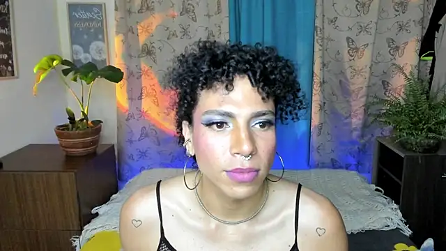 Angel White25 online show from February 5, 2026, 11:44 pm