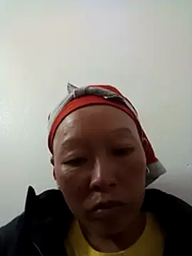 girl-hot2x online show from November 28, 2025, 11:21 am