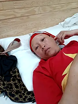 girl-hot2x online show from April 8, 2026, 1:34 pm