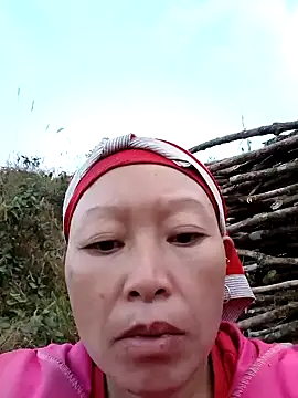 girl-hot2x online show from December 23, 2025, 10:14 am