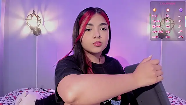 Snapshot of Stephany-roses- chatting on March 7, 2026, 11:21 pm Stephany-roses- online show from March 7, 2026, 11:21 pm