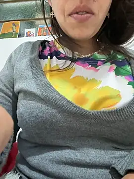 Snapshot of Litsita chatting on December 2, 2025, 5:53 am Litsita online show from December 2, 2025, 5:53 am