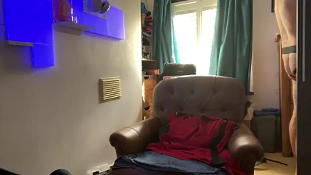 LeatherSdaddy online show from April 12, 2026, 1:36 pm