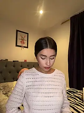 Snapshot of lauren_clauz chatting on February 9, 2026, 11:47 pm lauren clauz online show from February 9, 2026, 11:47 pm