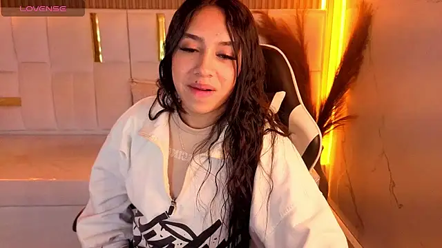 Juliana Tx online show from February 26, 2026, 2:44 am