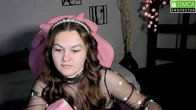 LoLi Liiaaa online show from November 14, 2025, 10:41 am