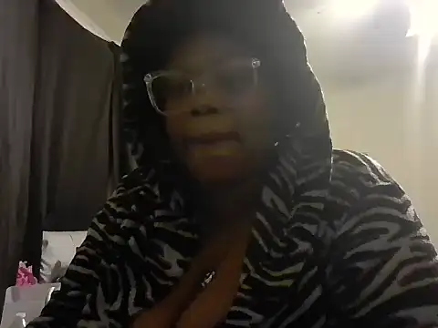 ThickkMadamm online show from November 11, 2025, 9:37 am