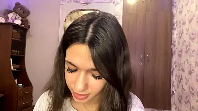 EunHendericks online show from November 11, 2025, 11:16 am