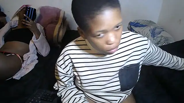 Snapshot of RarePetite chatting on July 30, 2026, 4:11 am RarePetite online show from July 30, 2026, 4:11 am