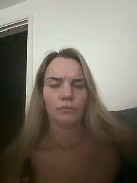 Cutebrowneyes  online show from March 31, 2026, 9:06 pm