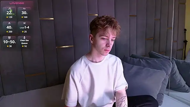 Paul Holt online show from November 26, 2025, 8:20 pm