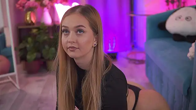 Snapshot of ElyssawetXX chatting on February 1, 2026, 7:23 pm ElyssawetXX online show from February 1, 2026, 7:23 pm