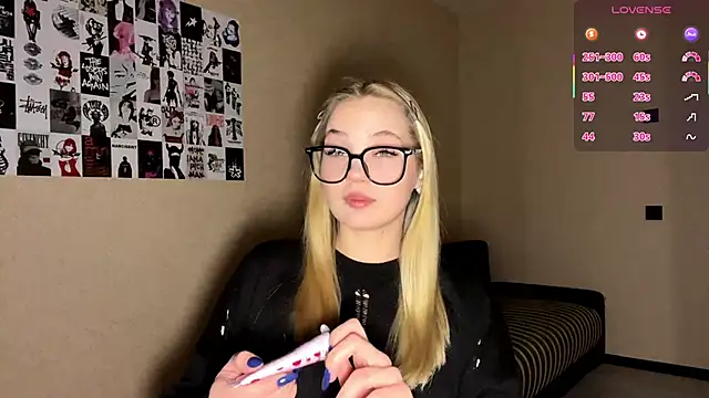 JestineParslow online show from January 6, 2026, 8:35 pm