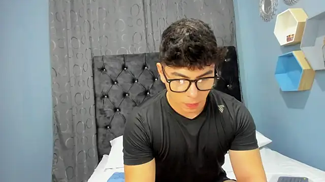 Snapshot of Dereck_delaVega chatting on November 12, 2025, 11:52 pm Dereck delaVega online show from November 12, 2025, 11:52 pm