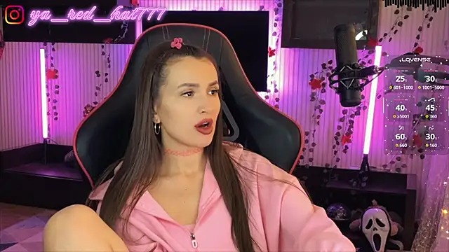 -RED HAT- online show from April 17, 2026, 9:45 am