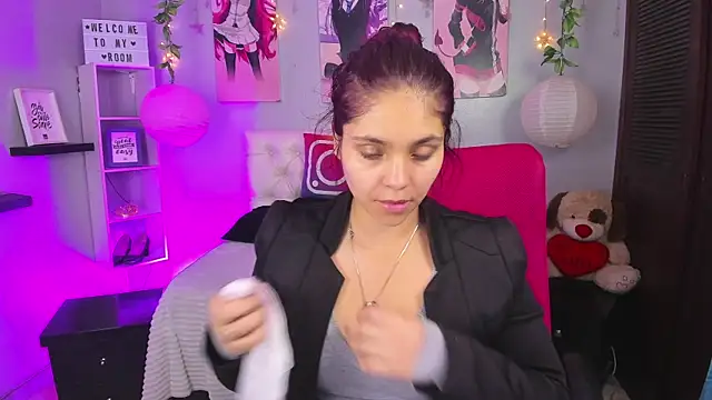 antonella emma online show from December 15, 2025, 12:55 pm