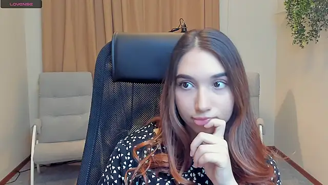 GlendaKindl online show from November 16, 2025, 2:44 pm