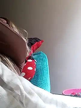 Snapshot of chrystal_sl852 chatting on February 14, 2026, 10:10 pm chrystal sl852 online show from February 14, 2026, 10:10 pm