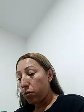 Snapshot of chrystal_sl852 chatting on February 22, 2026, 3:53 am chrystal sl852 online show from February 22, 2026, 3:53 am