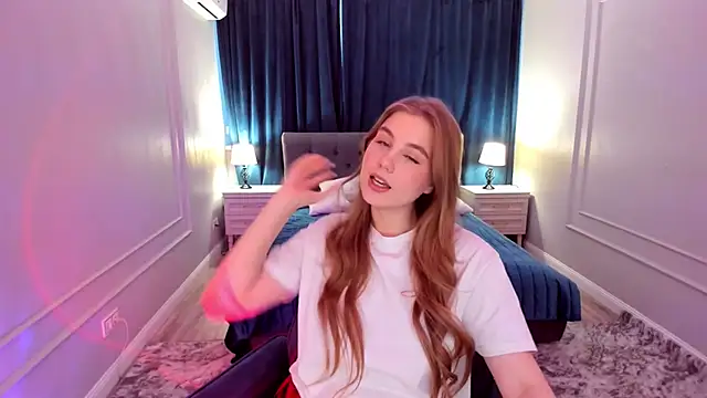 Snapshot of GoldenMirage chatting on December 1, 2025, 12:17 pm GoldenMirage online show from December 1, 2025, 12:17 pm