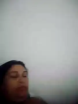 Yuleinnyaguelles online show from November 14, 2025, 5:44 am