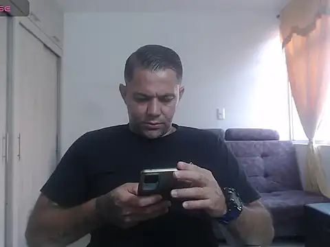 Snapshot of Alexander_Halls chatting on November 13, 2025, 1:15 pm Alexander Halls online show from November 13, 2025, 1:15 pm